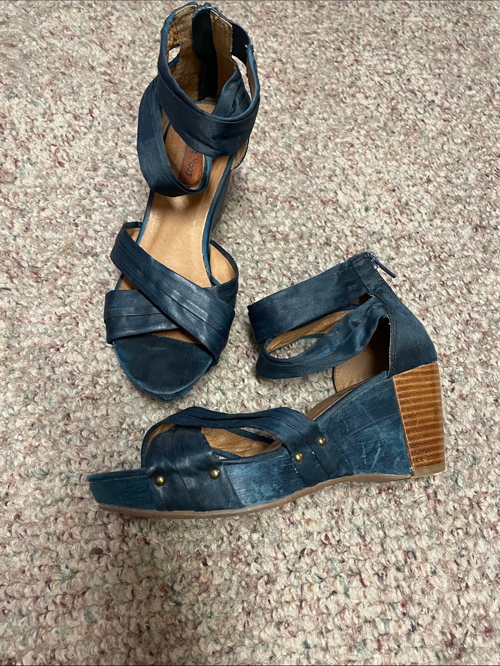 Miz mooz Women’s Navy Blue Strappy Wedge Sandals with bronze studs